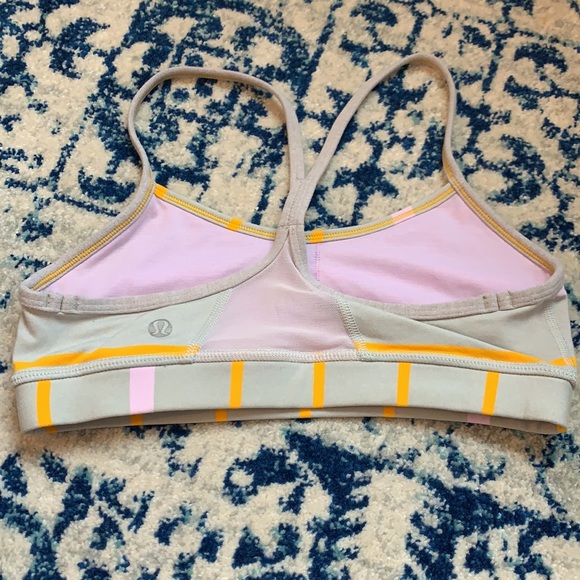 Host Pick 🎉 Lululemon Sports Bra - Picture 2 of 3
